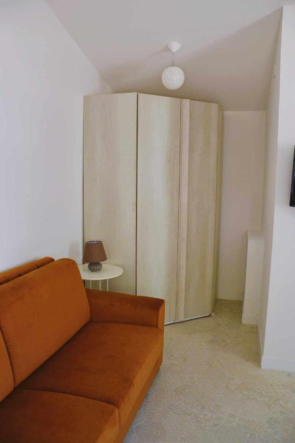 Beb Cornelia Bed & Breakfast Atri Bagian luar foto