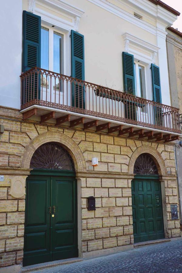 Beb Cornelia Bed & Breakfast Atri Bagian luar foto