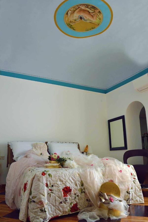 Beb Cornelia Bed & Breakfast Atri Bagian luar foto