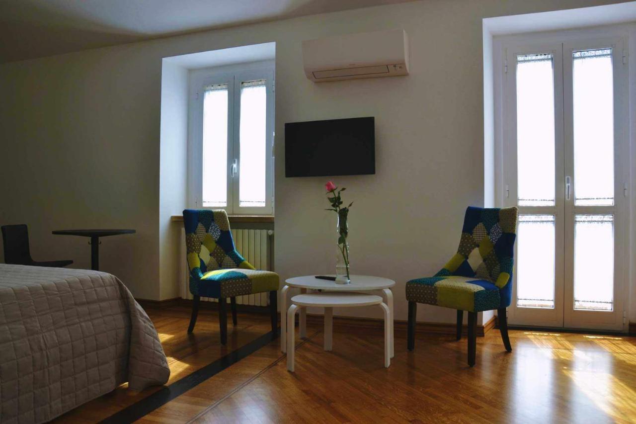 Beb Cornelia Bed & Breakfast Atri Bagian luar foto