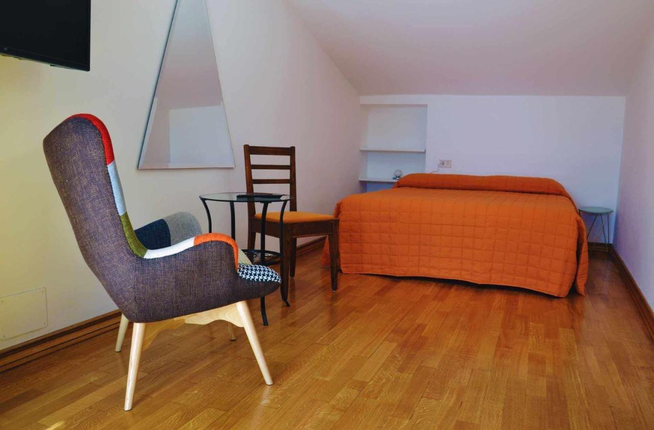 Beb Cornelia Bed & Breakfast Atri Bagian luar foto