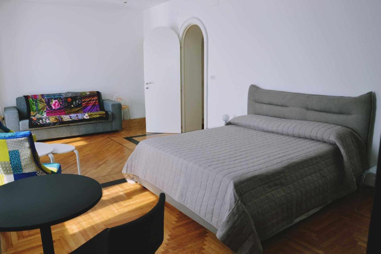 Beb Cornelia Bed & Breakfast Atri Bagian luar foto